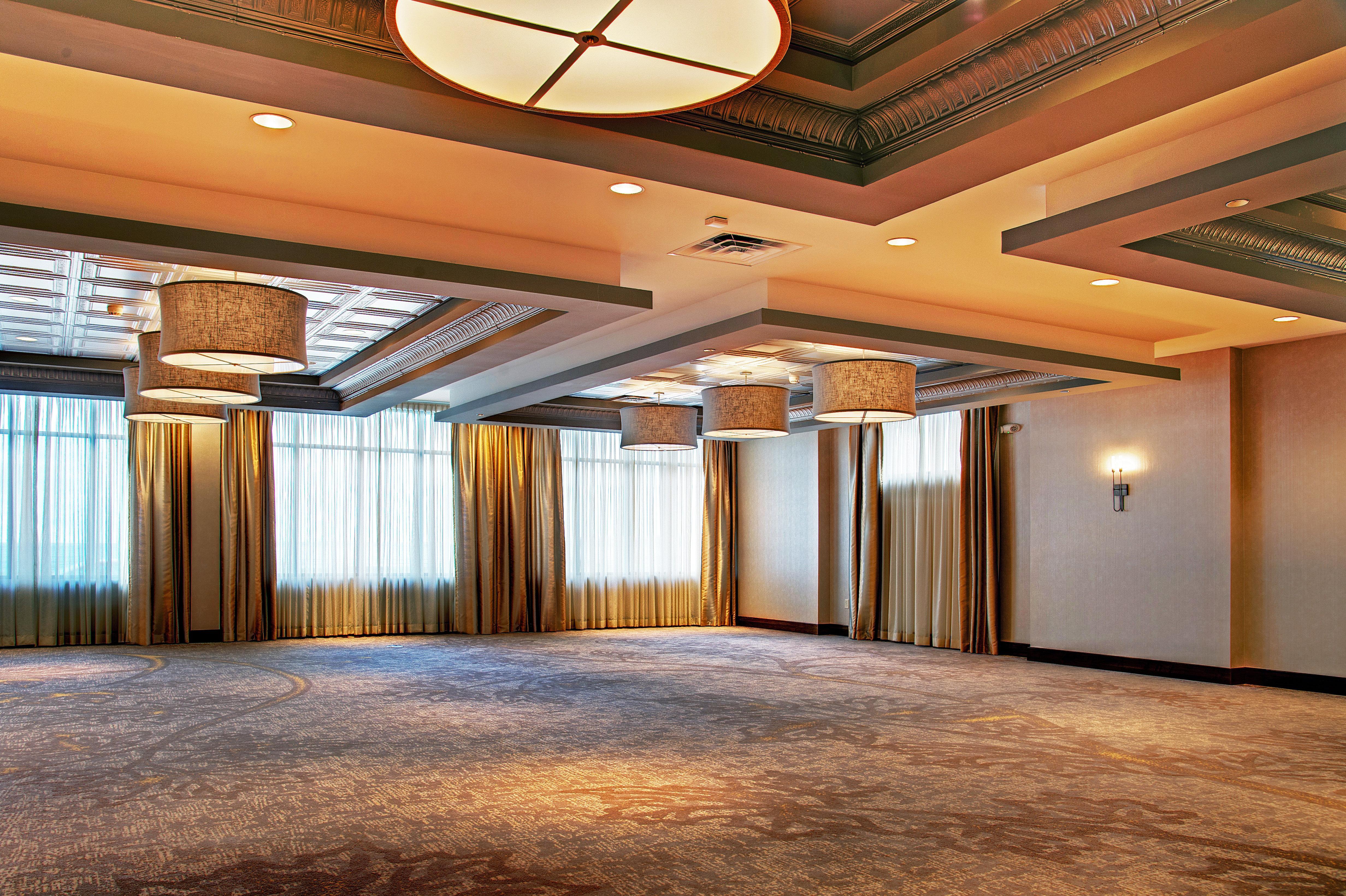 Hotel Indigo Traverse City By Ihg Экстерьер фото