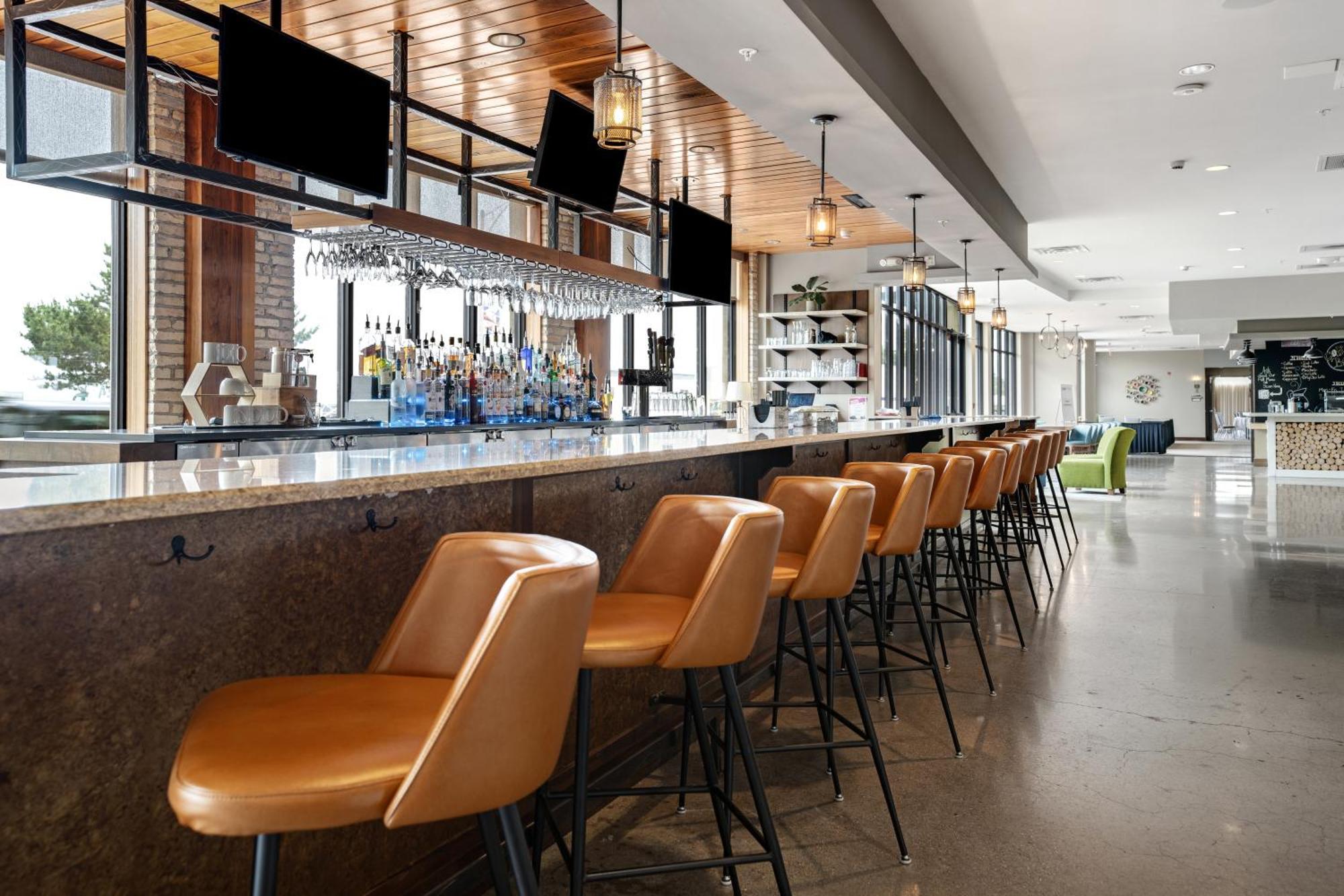 Hotel Indigo Traverse City By Ihg Экстерьер фото