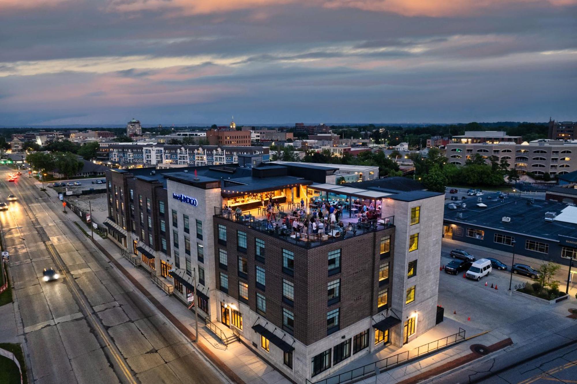 Hotel Indigo Traverse City By Ihg Экстерьер фото