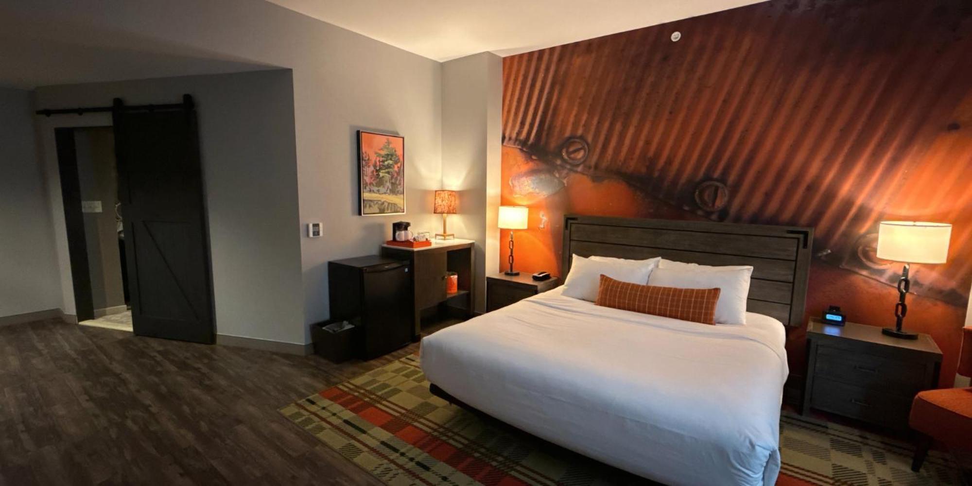 Hotel Indigo Traverse City By Ihg Экстерьер фото