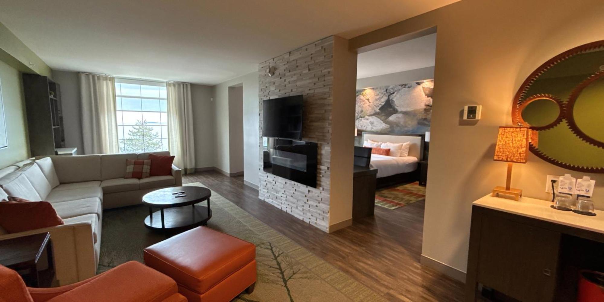 Hotel Indigo Traverse City By Ihg Экстерьер фото