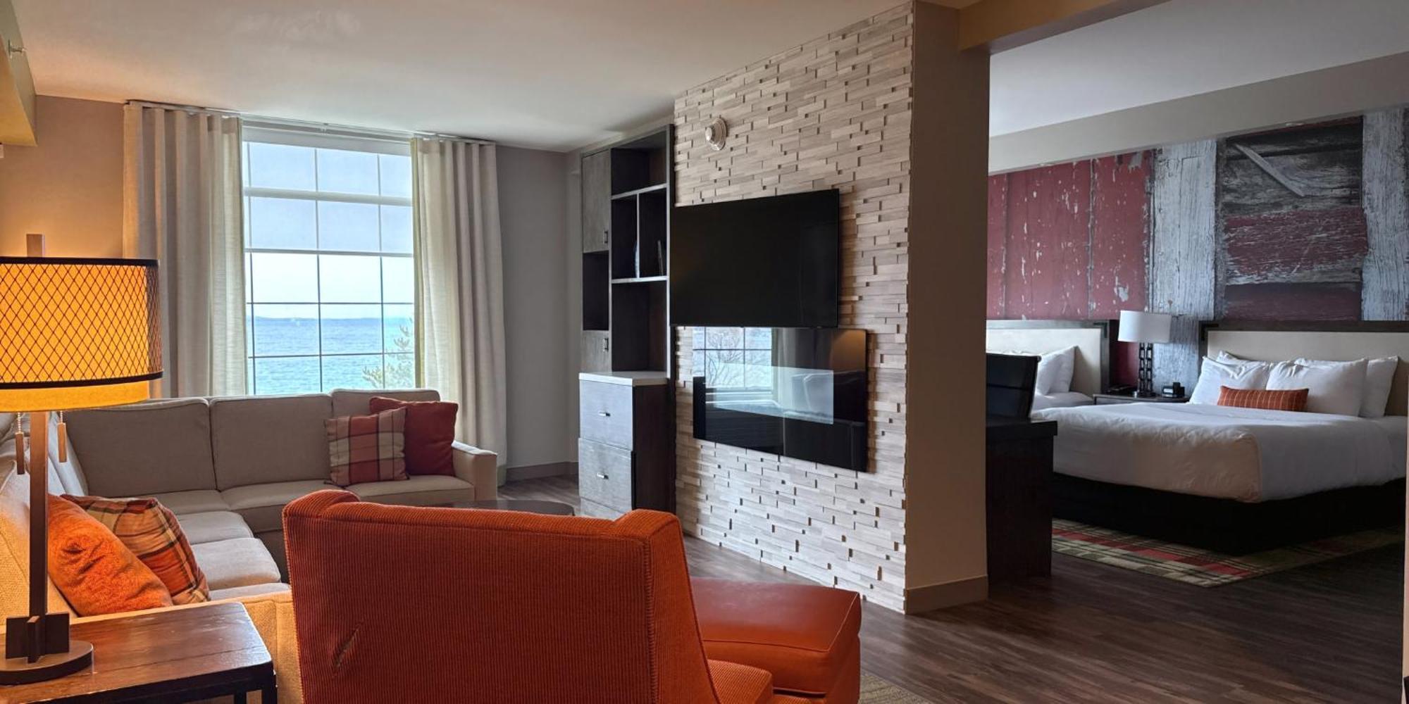 Hotel Indigo Traverse City By Ihg Экстерьер фото